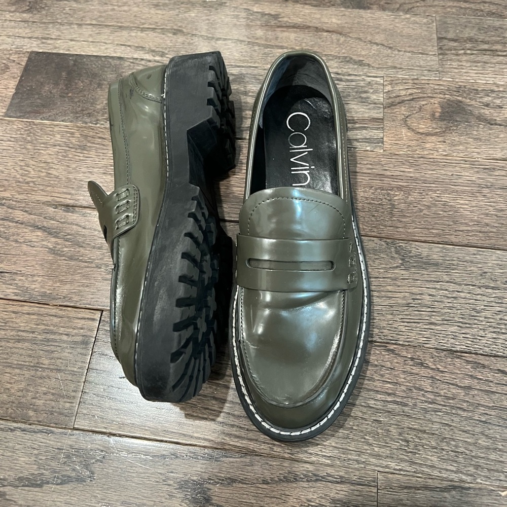 Calvin Klein olive green lug sole loafers